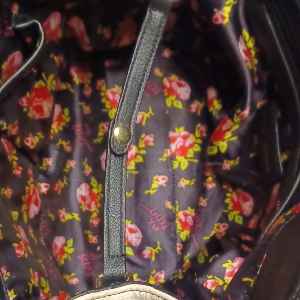 Betsey Johnson Black Satchel with Red Bow and Gold Accent - Picture 7 of 9